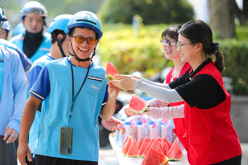 c2a304ef-671a-4ed8-8d82-3710492353f8.jpg